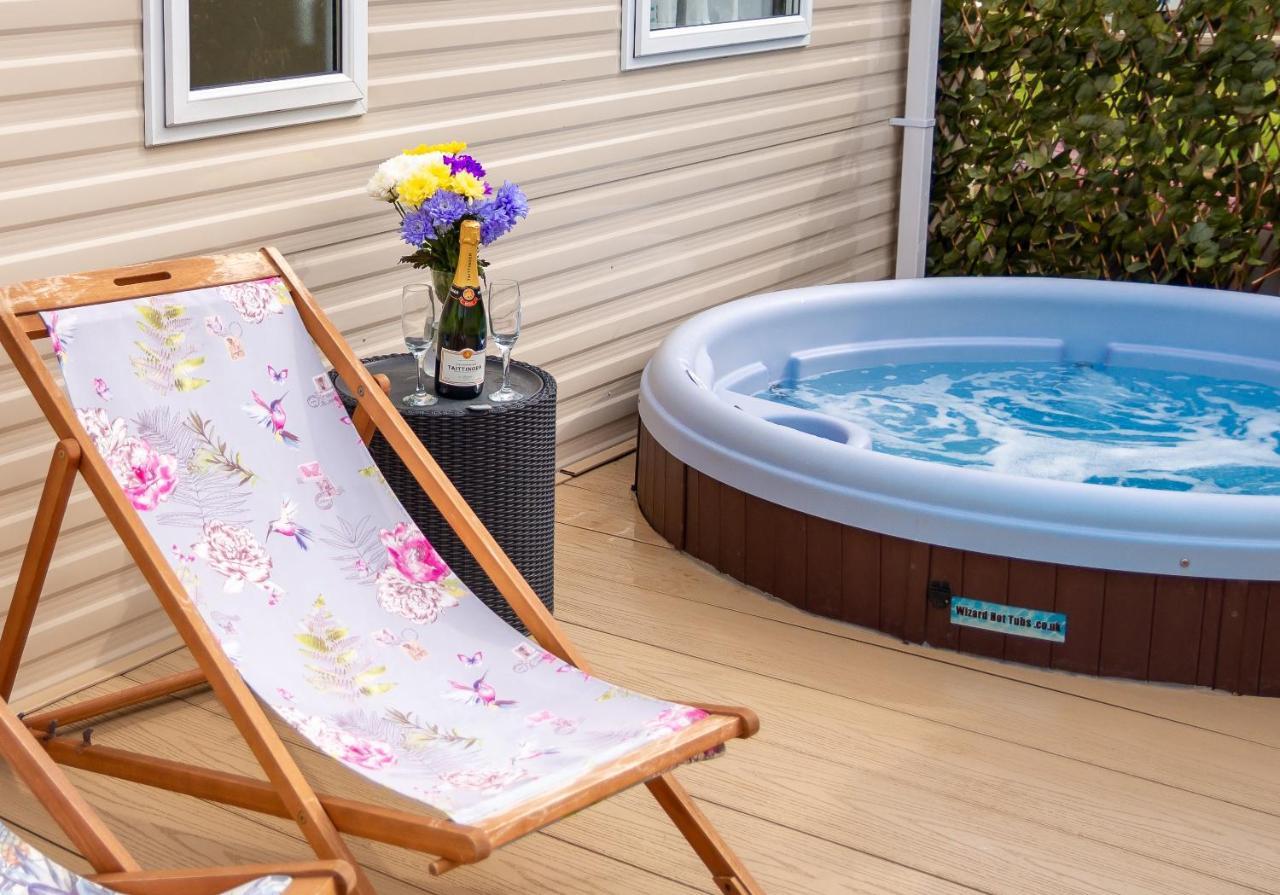 Luxury Lancaster Lodge - The Best Hot Tub Getaway! Tattershall Zewnętrze zdjęcie