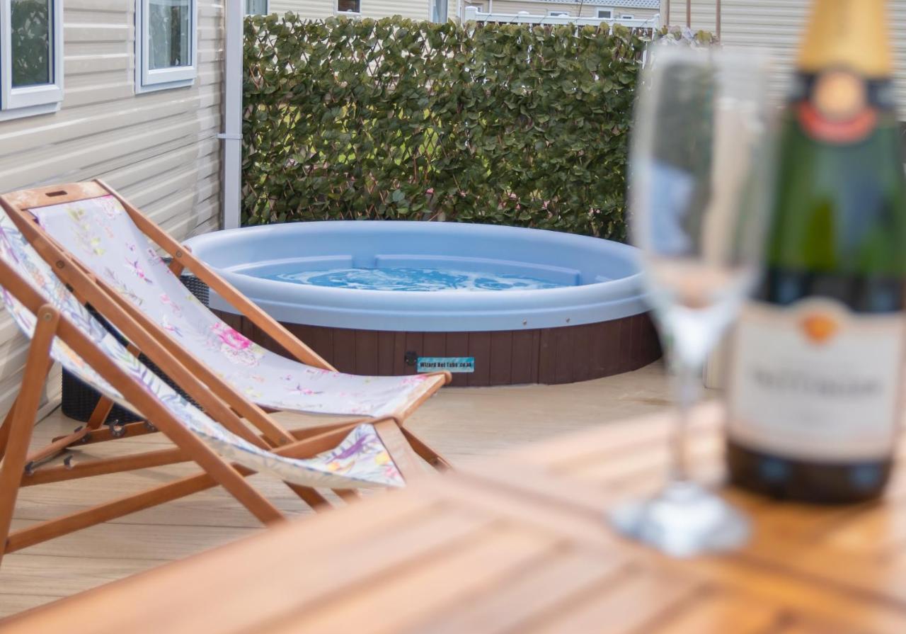 Luxury Lancaster Lodge - The Best Hot Tub Getaway! Tattershall Zewnętrze zdjęcie