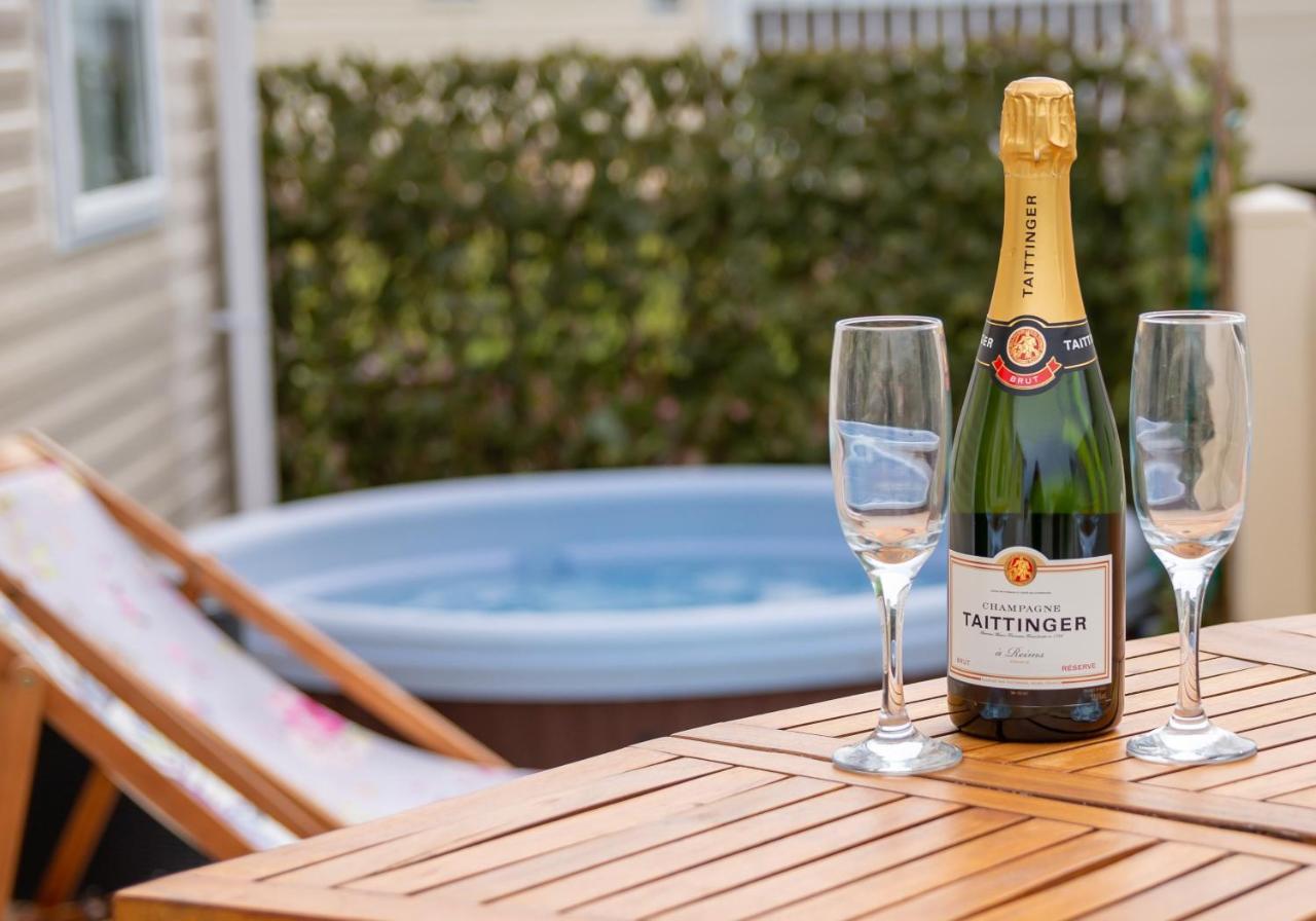 Luxury Lancaster Lodge - The Best Hot Tub Getaway! Tattershall Zewnętrze zdjęcie