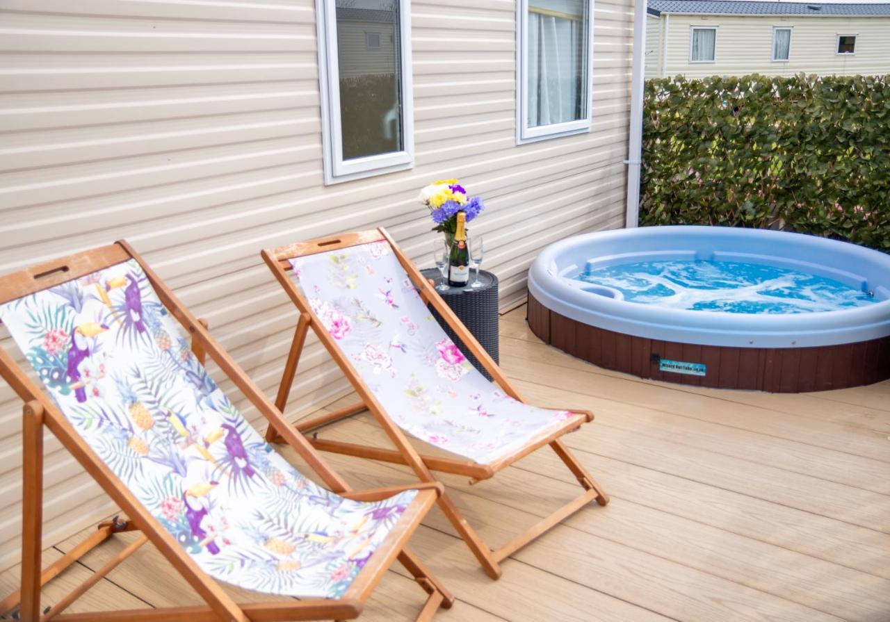 Luxury Lancaster Lodge - The Best Hot Tub Getaway! Tattershall Zewnętrze zdjęcie